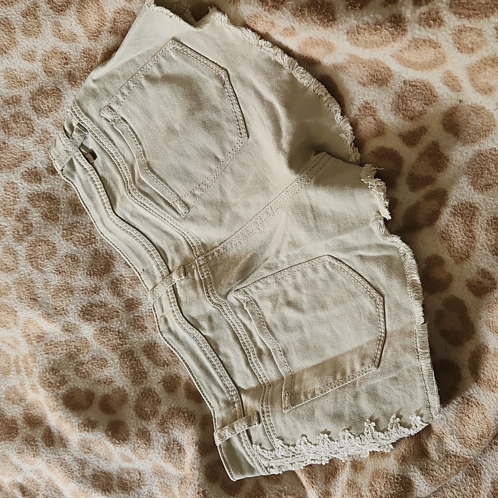 Cute shorts - Picture 5 of 5